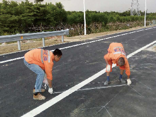 道路標(biāo)線施工